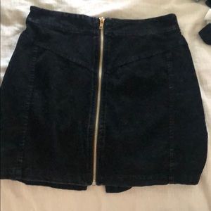 Black/gold zipper skirt size medium